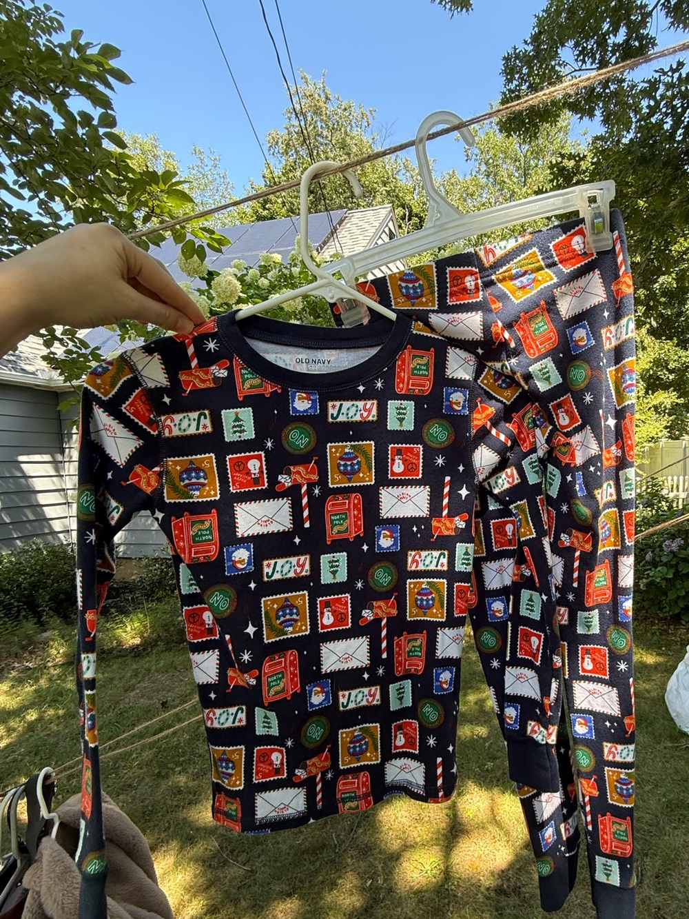 Old navy 3 pairs of kids Christmas Pajamas- size large (10)- unisex